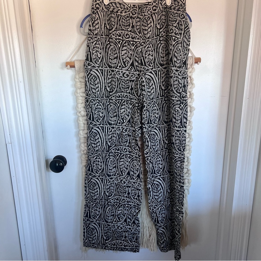 LOFT black and white the patterned wide leg pant